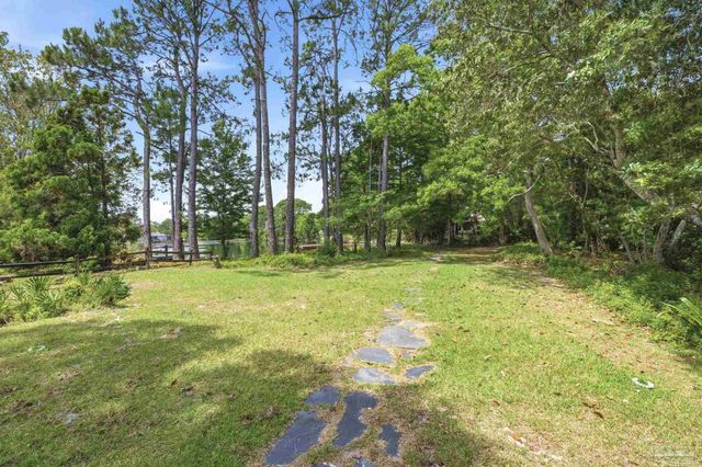 9552 Westgate Cir, Pensacola, FL 32507