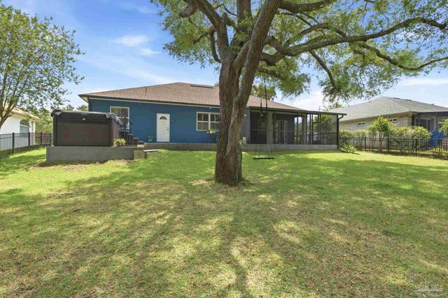 9552 Westgate Cir, Pensacola, FL 32507