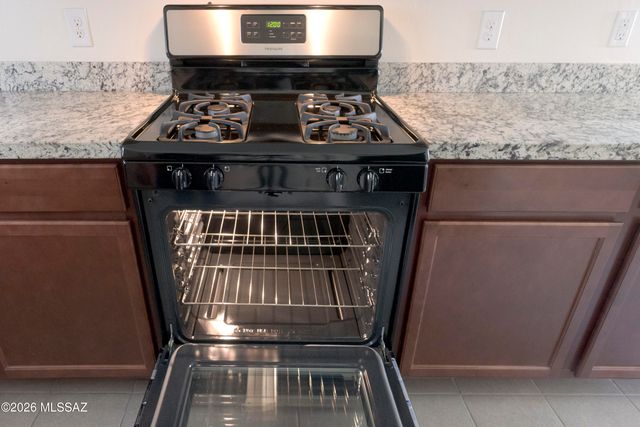 1166 W Caminito Mio, Sahuarita, AZ 85629