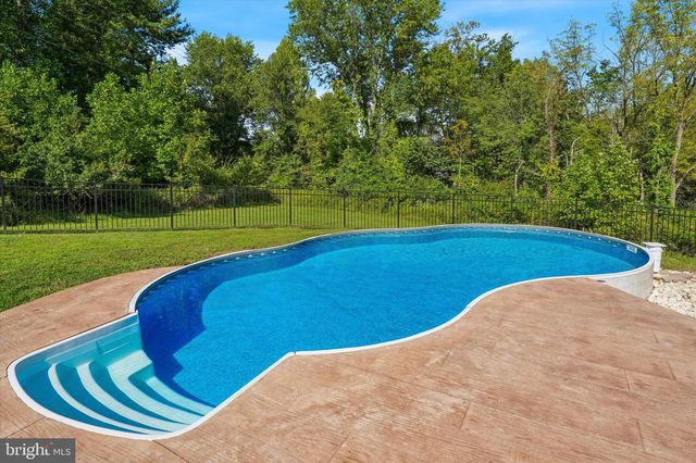 7 MAACK RD, Pottstown, PA 19465