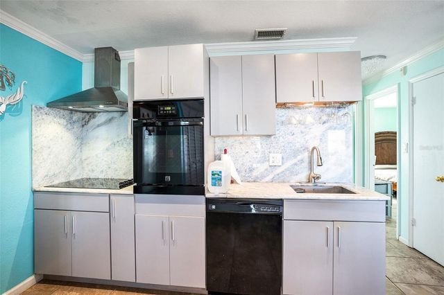 5176 SALMON DRIVE SE D, St Petersburg, FL 33705