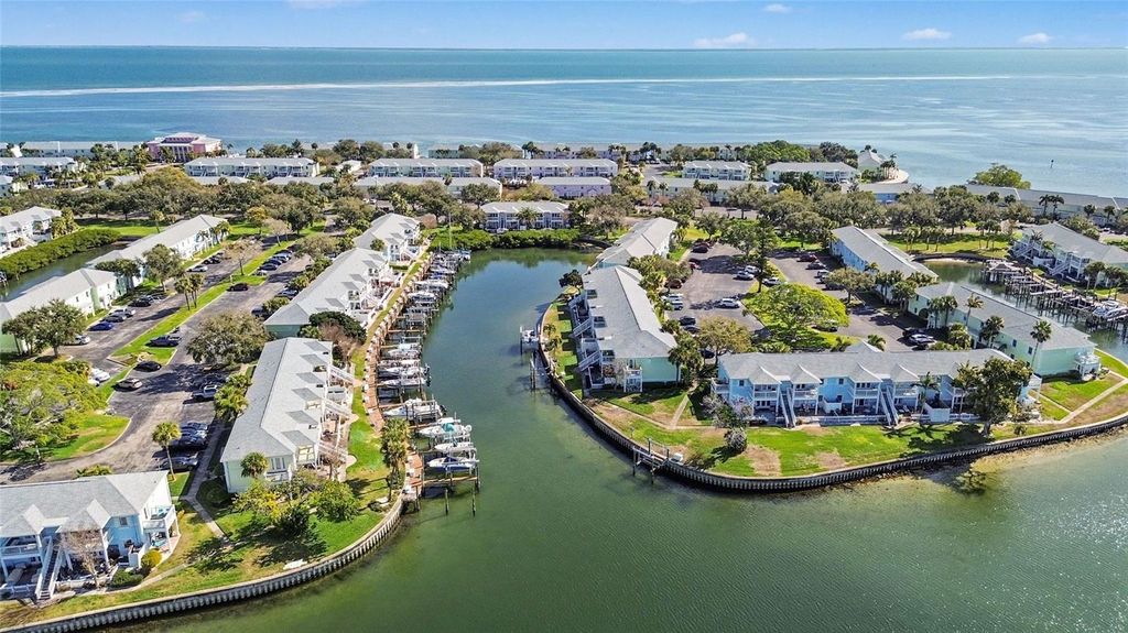 5176 SALMON DRIVE SE D, St Petersburg, FL 33705