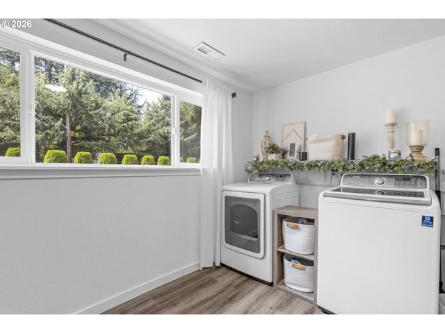 1709 SPRINGHILL Dr Ne, Albany, OR 97321