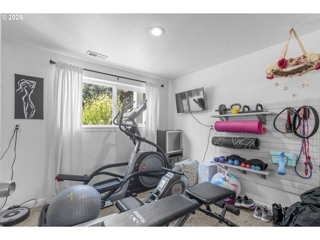 1709 SPRINGHILL Dr Ne, Albany, OR 97321