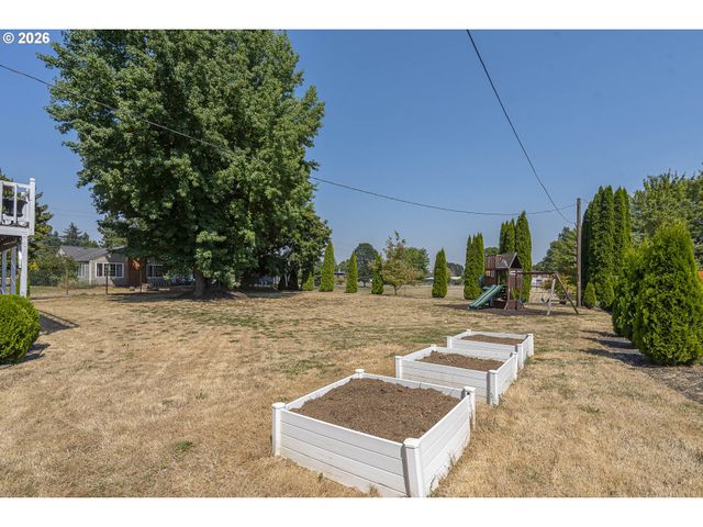 1709 SPRINGHILL Dr Ne, Albany, OR 97321