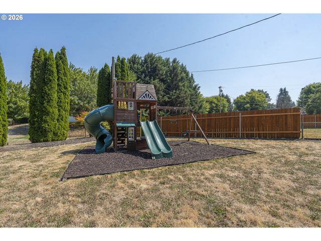 1709 SPRINGHILL Dr Ne, Albany, OR 97321