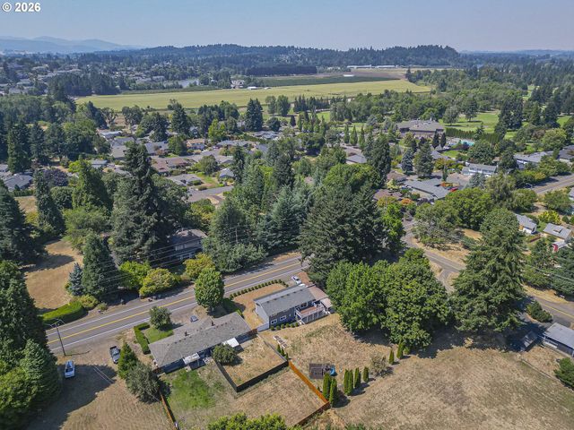 1709 SPRINGHILL Dr Ne, Albany, OR 97321