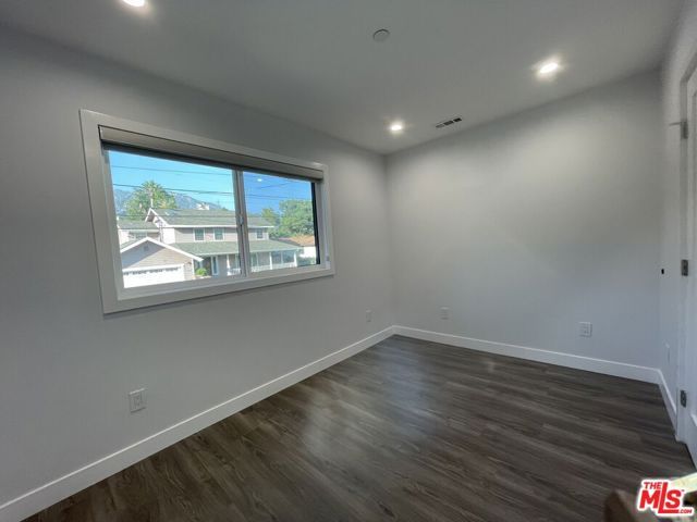 6204 Mayfield Avenue 2nd fl, La Crescenta, CA 91214