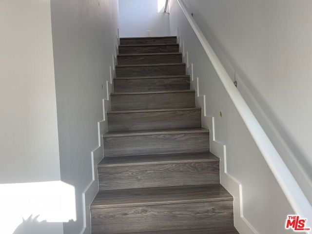 6204 Mayfield Avenue 2nd fl, La Crescenta, CA 91214