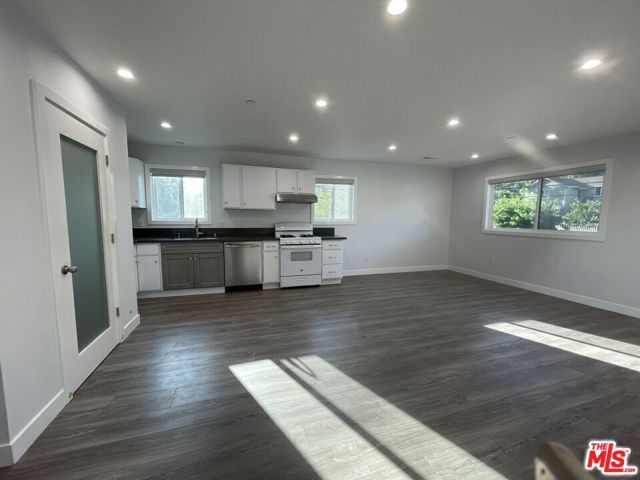 6204 Mayfield Avenue 2nd fl, La Crescenta, CA 91214