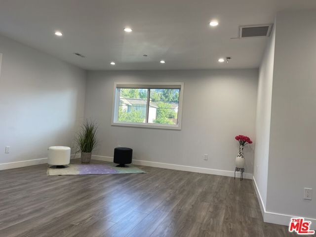 6204 Mayfield Avenue 2nd fl, La Crescenta, CA 91214