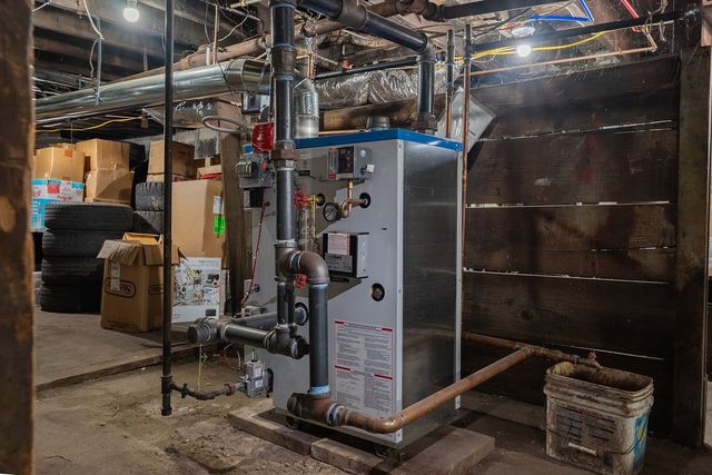 28 Pumgansett Street, Providence, RI 02908