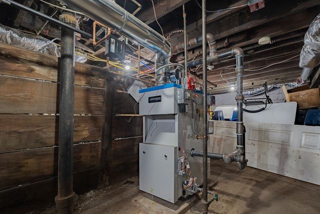 28 Pumgansett Street, Providence, RI 02908