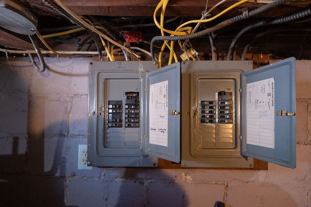 28 Pumgansett Street, Providence, RI 02908