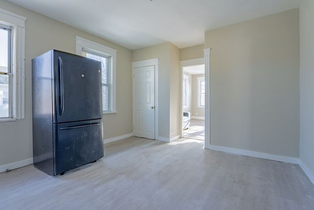 28 Pumgansett Street, Providence, RI 02908