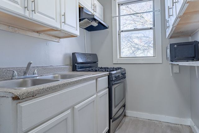 28 Pumgansett Street, Providence, RI 02908