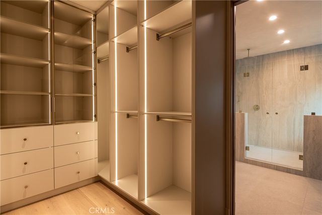 18840 La Amistad, Tarzana, CA 91356