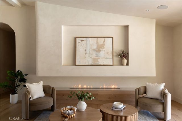 18840 La Amistad, Tarzana, CA 91356
