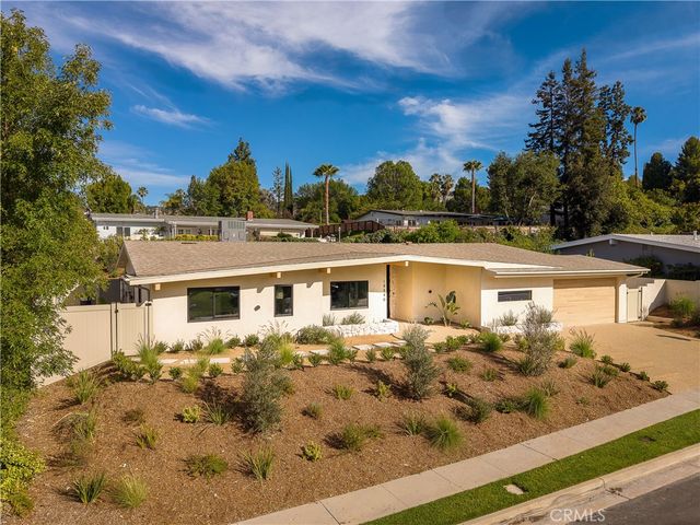 18840 La Amistad, Tarzana, CA 91356