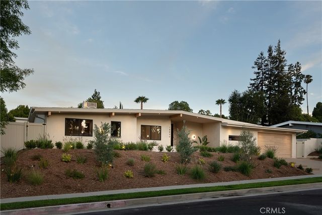 18840 La Amistad, Tarzana, CA 91356