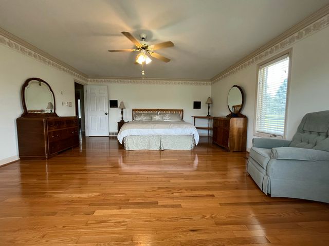 1111 N Lake Pleasant Road 08, Hillsdale, MI 49242