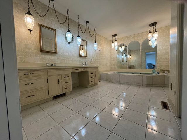1111 N Lake Pleasant Road 08, Hillsdale, MI 49242