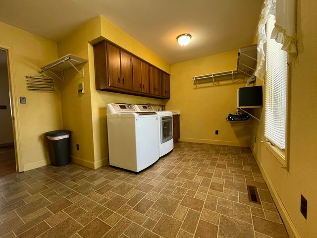 1111 N Lake Pleasant Road 08, Hillsdale, MI 49242
