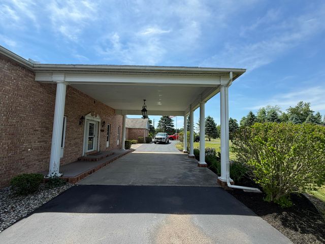 1111 N Lake Pleasant Road 08, Hillsdale, MI 49242