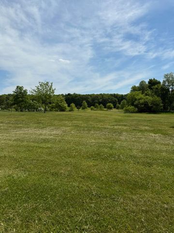 1111 N Lake Pleasant Road 08, Hillsdale, MI 49242
