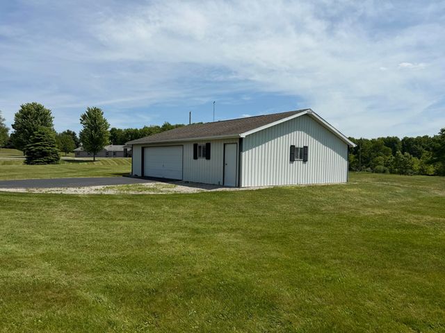 1111 N Lake Pleasant Road 08, Hillsdale, MI 49242