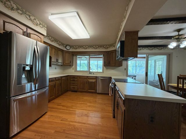 1111 N Lake Pleasant Road 08, Hillsdale, MI 49242