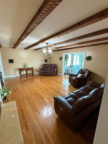 1111 N Lake Pleasant Road 08, Hillsdale, MI 49242