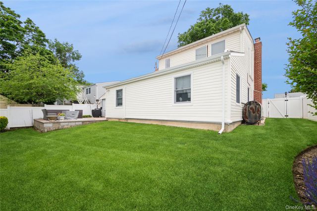 25 Rock Lane, Levittown, NY 11756