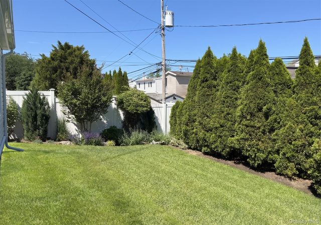 25 Rock Lane, Levittown, NY 11756