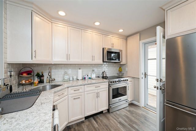 25 Rock Lane, Levittown, NY 11756