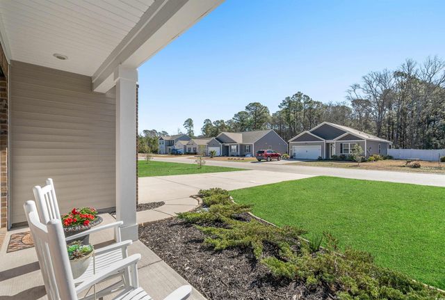55 Porch Ln., Pawleys Island, SC 29585