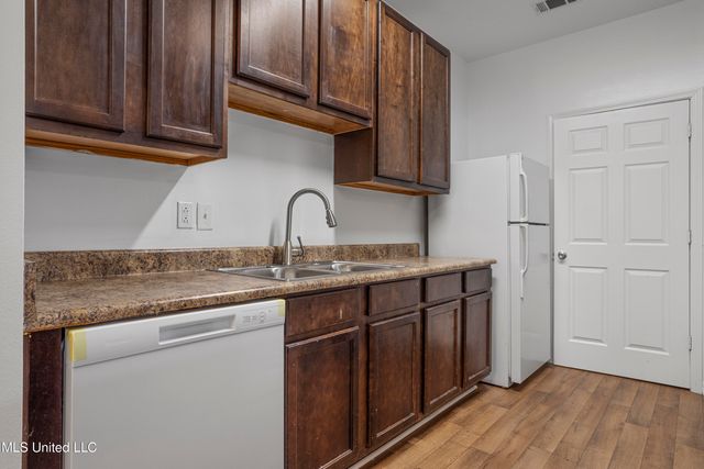 310 Holcomb Boulevard, 318, Ocean Springs, MS 39564