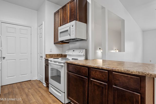 310 Holcomb Boulevard, 318, Ocean Springs, MS 39564