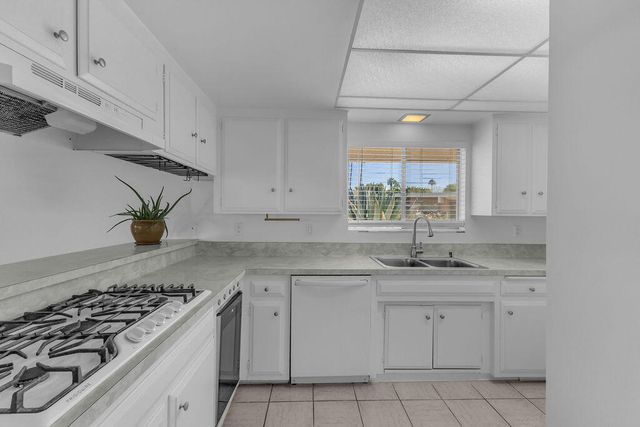 2033 E Ramon Road 7a, Palm Springs, CA 92264