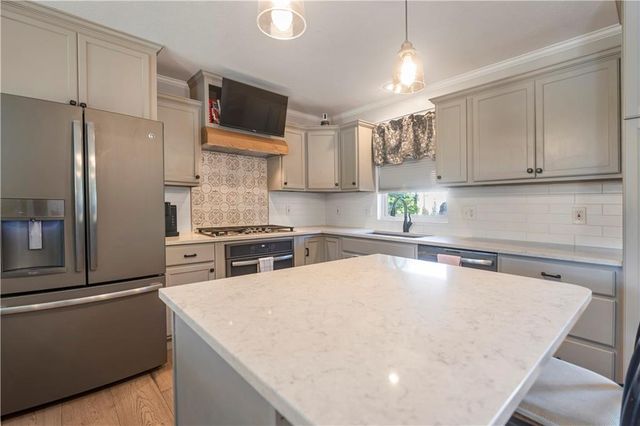 21319 W 51st Court, Shawnee, KS 66218