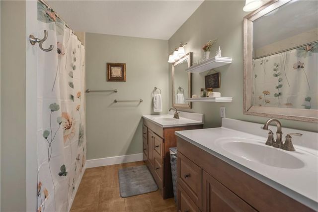 21319 W 51st Court, Shawnee, KS 66218