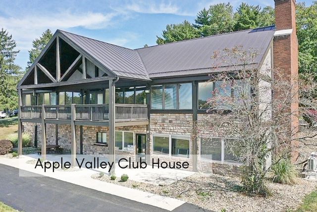 218 Woodlawn Circle, Howard, OH 43028