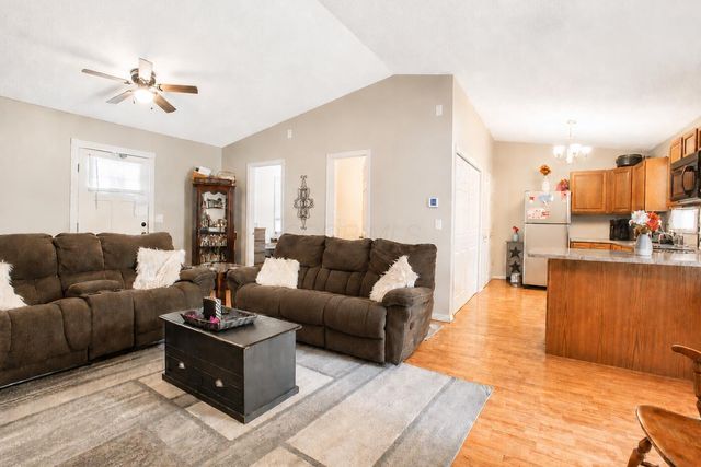 218 Woodlawn Circle, Howard, OH 43028