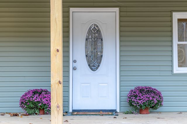 601 Midway Dr, Erin, TN 37061