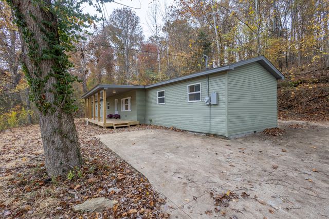 601 Midway Dr, Erin, TN 37061