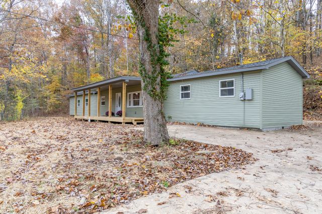 601 Midway Dr, Erin, TN 37061