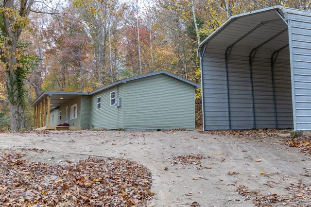 601 Midway Dr, Erin, TN 37061