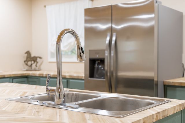 601 Midway Dr, Erin, TN 37061