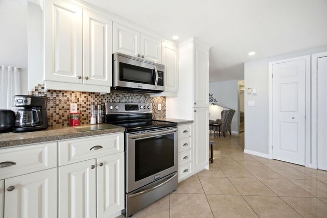 5555 Lakeshore Drive, Fort Lauderdale, FL 33312