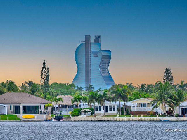 5555 Lakeshore Drive, Fort Lauderdale, FL 33312